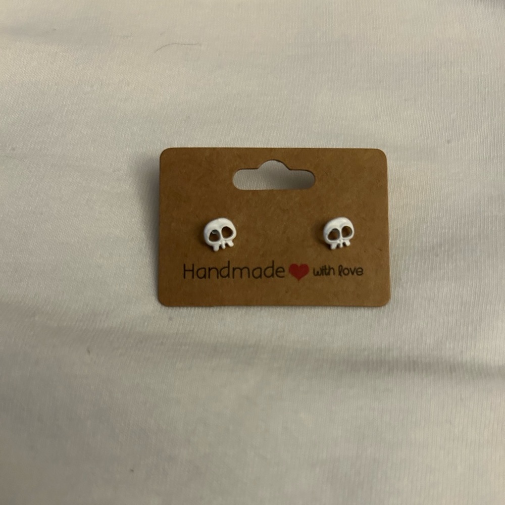 Skull earrings